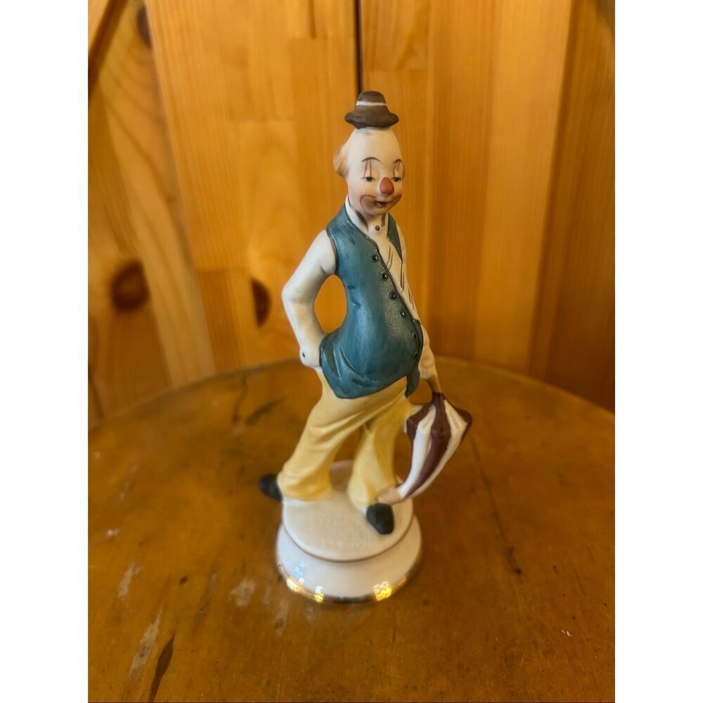 Vtg Capodimonte Clown Figurine Painted Umbrella Pedestal Tie Unmarked (5553)